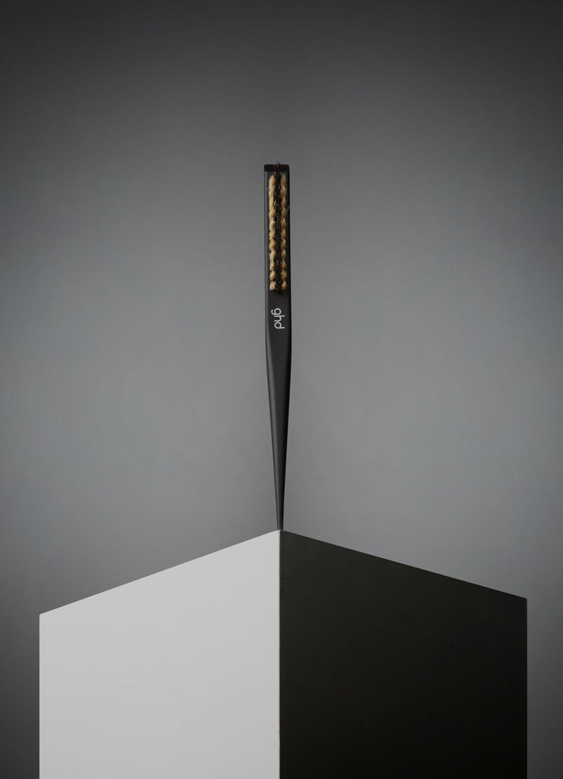 GHD BRUSH THE FINAL TOUCH (NARROW DRESSING BRUSH) image number 1