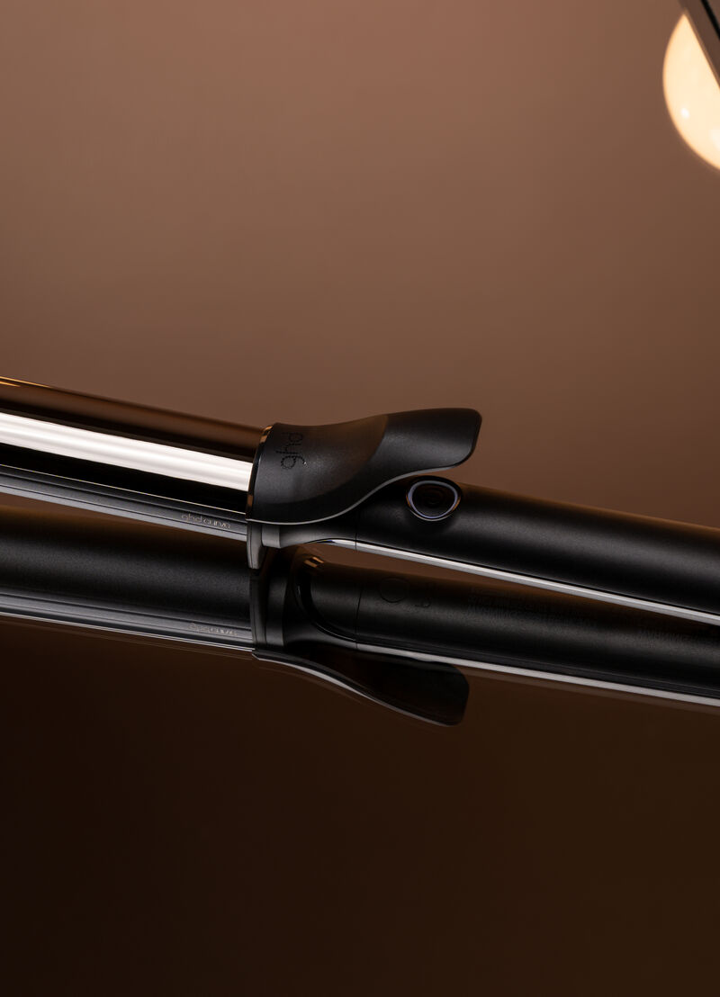 GHD CURVE- SOFT CURL IRON 1.25 INCH image number 4